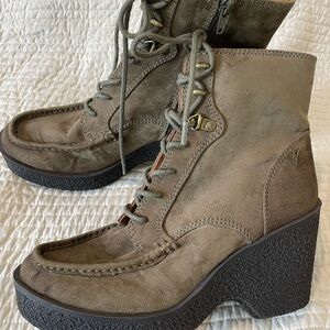 ZODIAC TALULA Faux suede platform wedge ankle boots booties NWOT 8.5 olive green